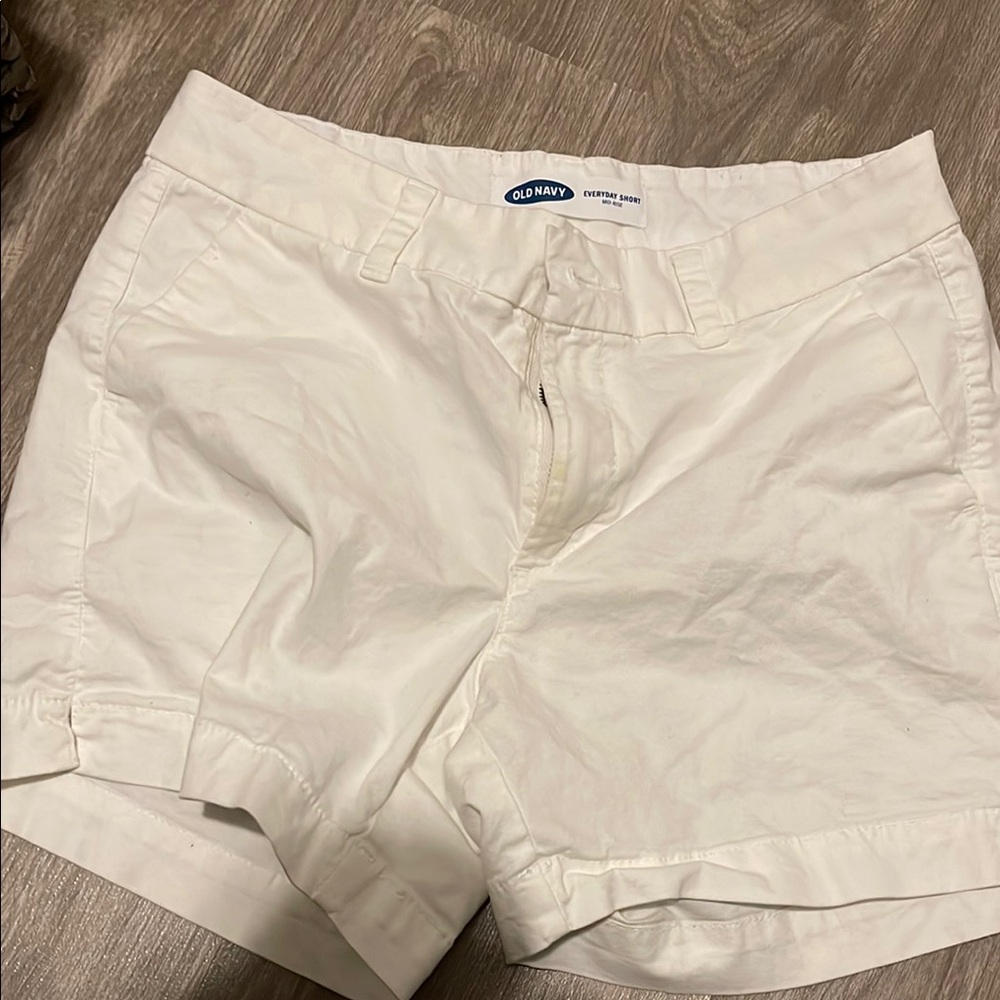 Old Navy White Bermuda Shorts Casual Cotton Blend